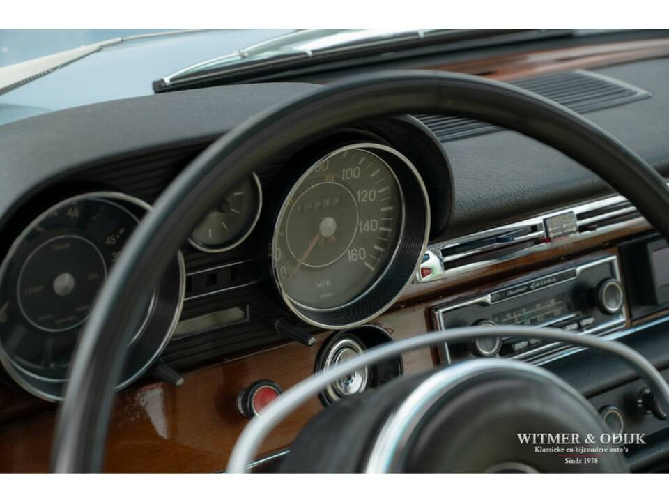 Image 26/36 of Mercedes-Benz 280 SE (1969)