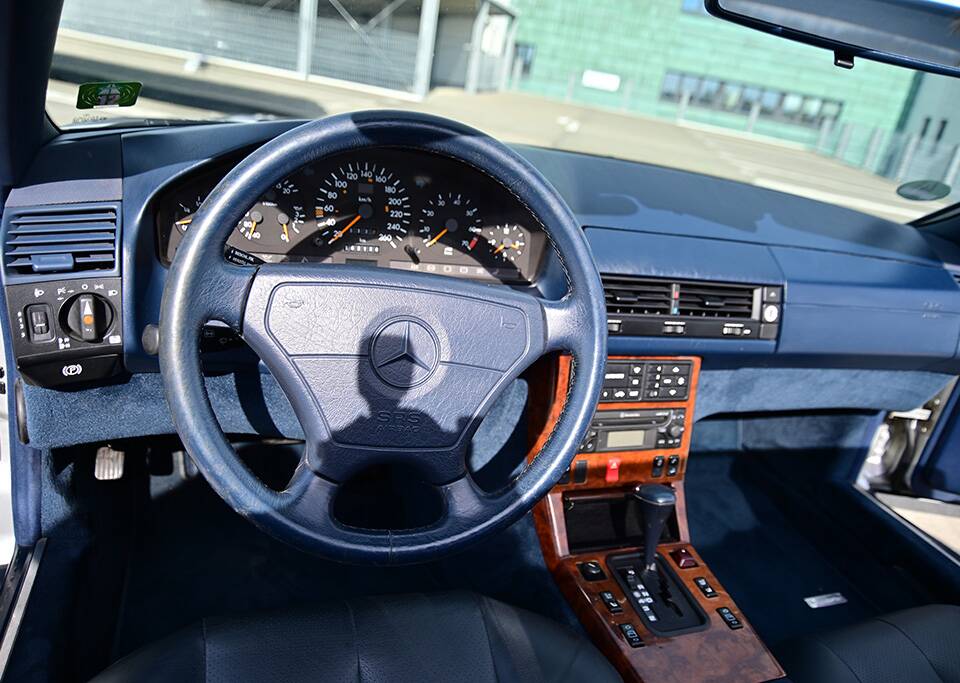 Image 15/18 de Mercedes-Benz SL 320 (1993)