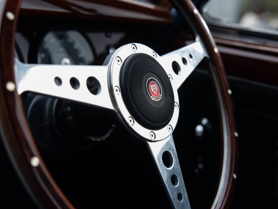 Bild 23/44 von Jaguar 340 (1968)