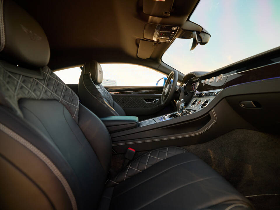 Image 13/19 of Bentley Continental GT (2019)