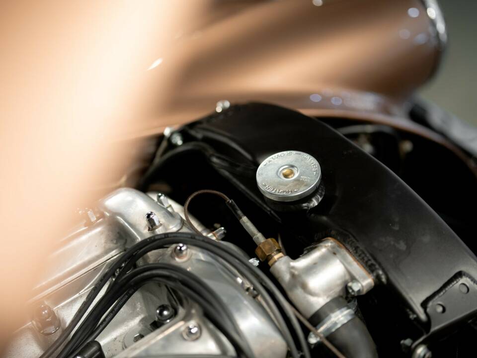 Image 40/50 of Jaguar XK 120 OTS (1952)