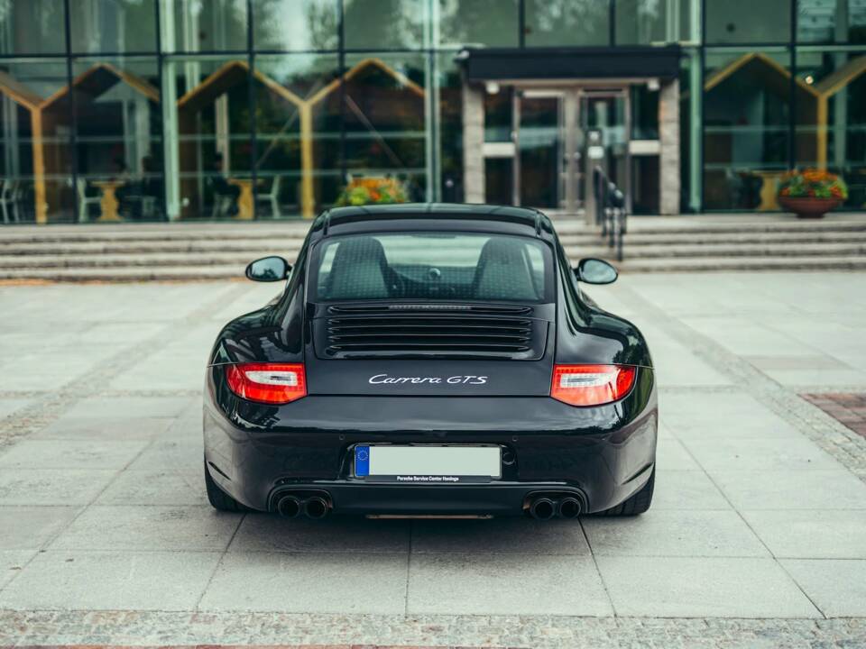 Image 2/50 of Porsche 911 Carrera GTS (2011)