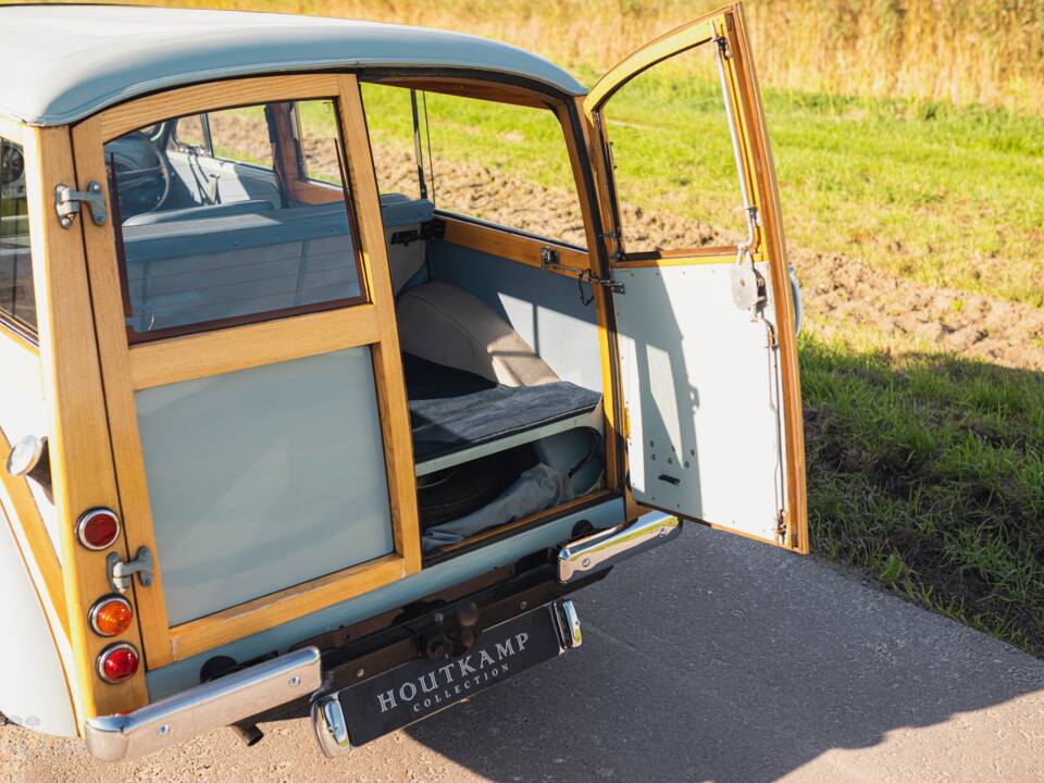 Immagine 12/17 di Morris Minor 1000 Traveller (1968)