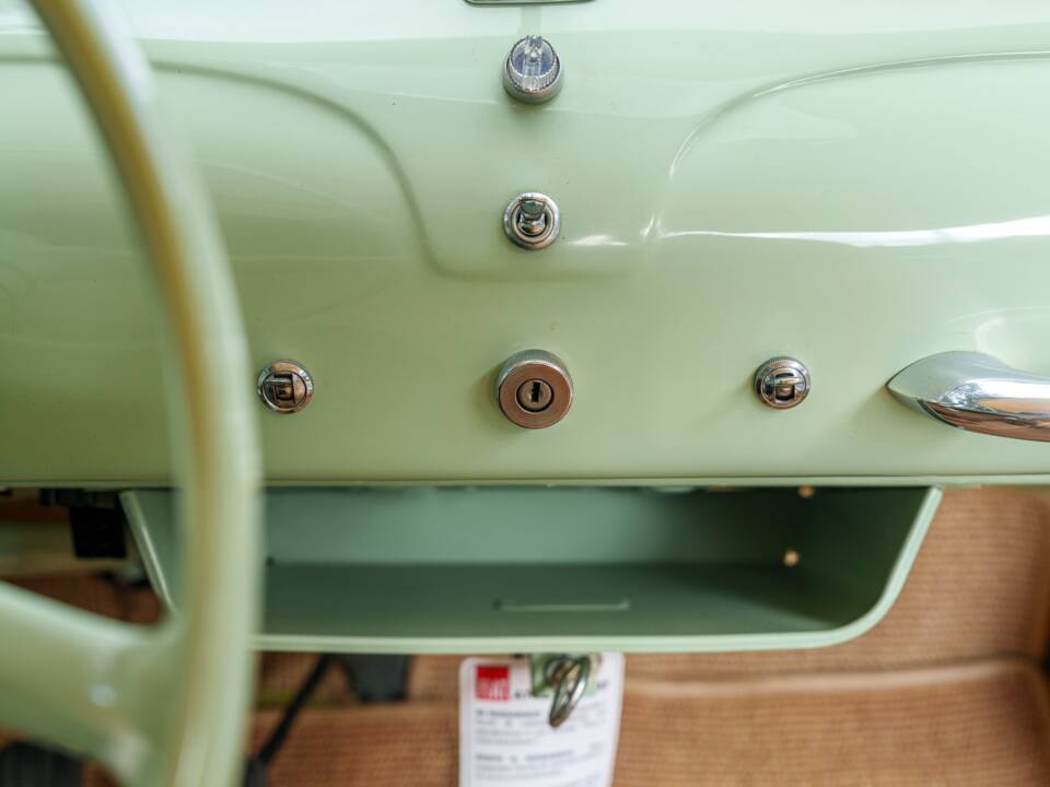 Image 17/22 of FIAT Ghia 500 Jolly (1967)