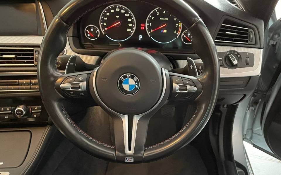 Image 5/47 of BMW M5 (2016)