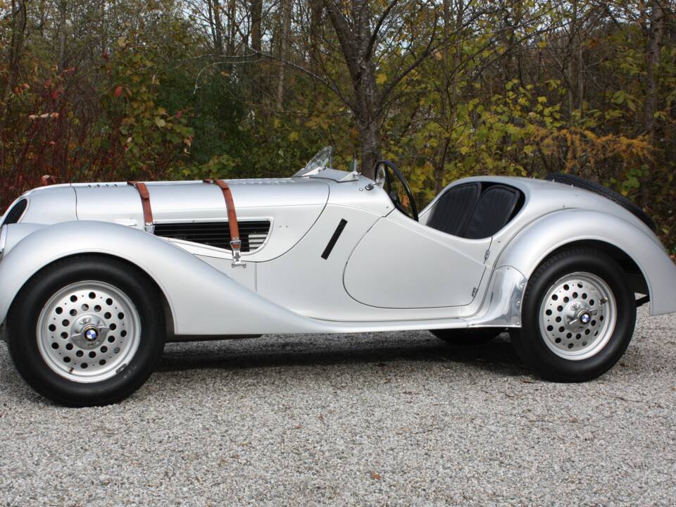 Image 2/15 of BMW 328 (1937)