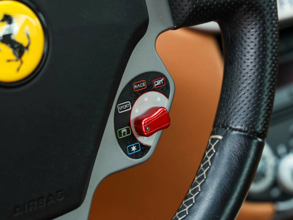 Image 38/50 of Ferrari 599 GTB Fiorano (2009)