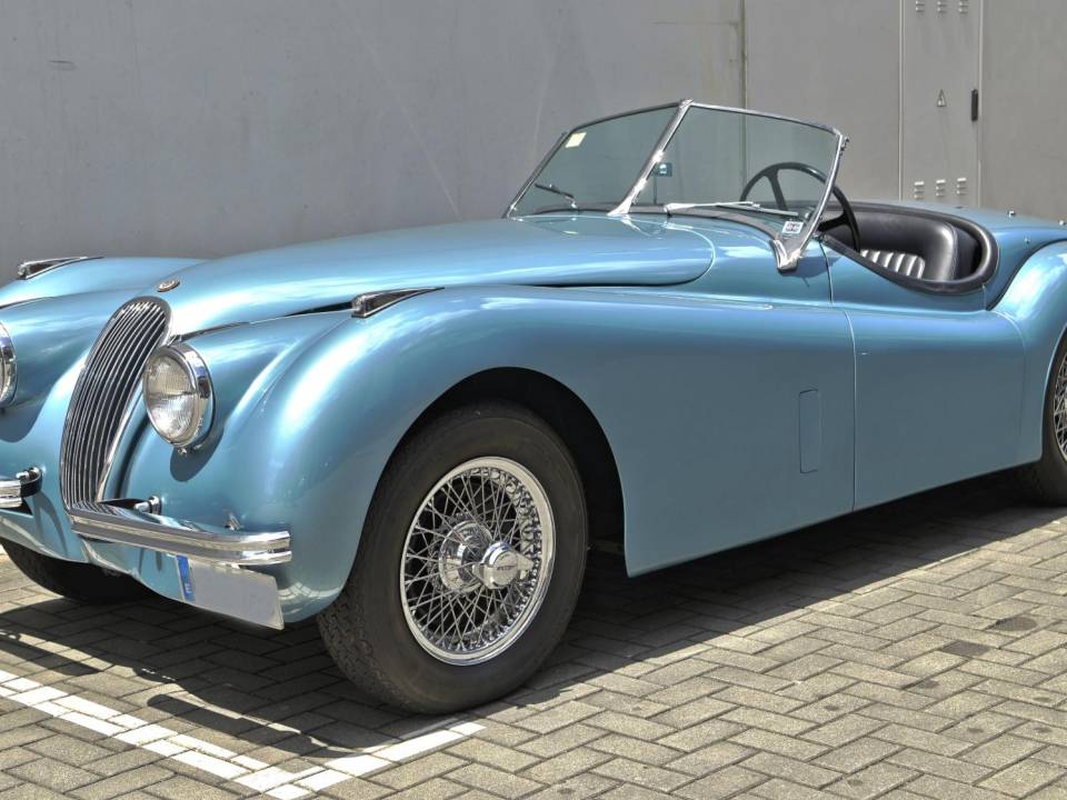 Image 6/50 of Jaguar XK 120 OTS (1952)