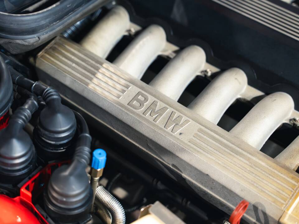 Image 20/33 of BMW 850i (1991)