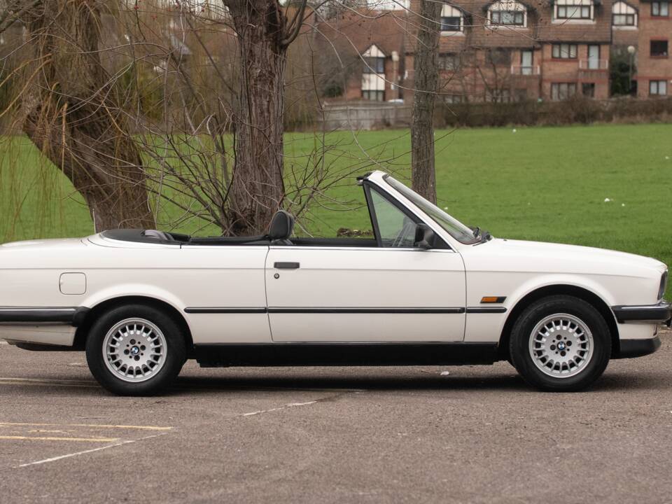 Image 1/50 of BMW 320i (1987)