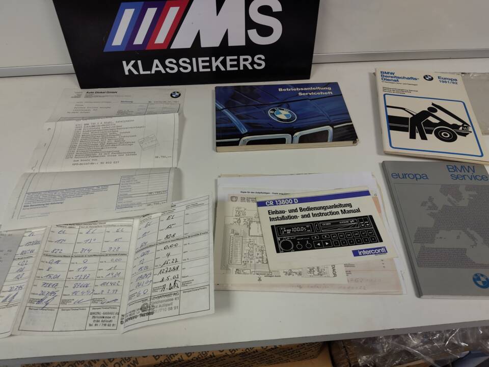 Bild 40/113 von BMW 735i (1986)