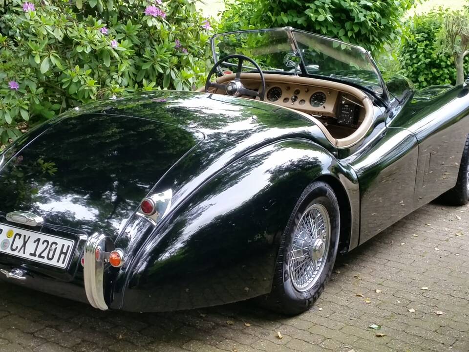 Image 5/6 of Jaguar XK 120 OTS (1952)