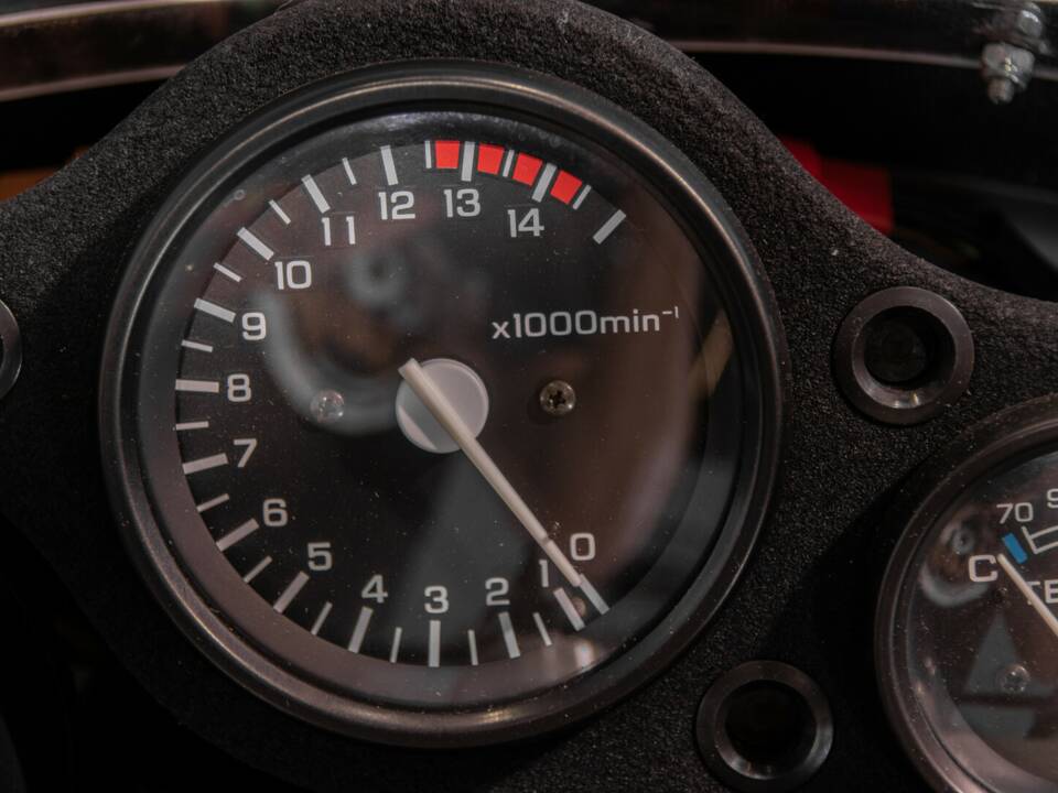 Bild 24/29 von Honda DUMMY (1991)