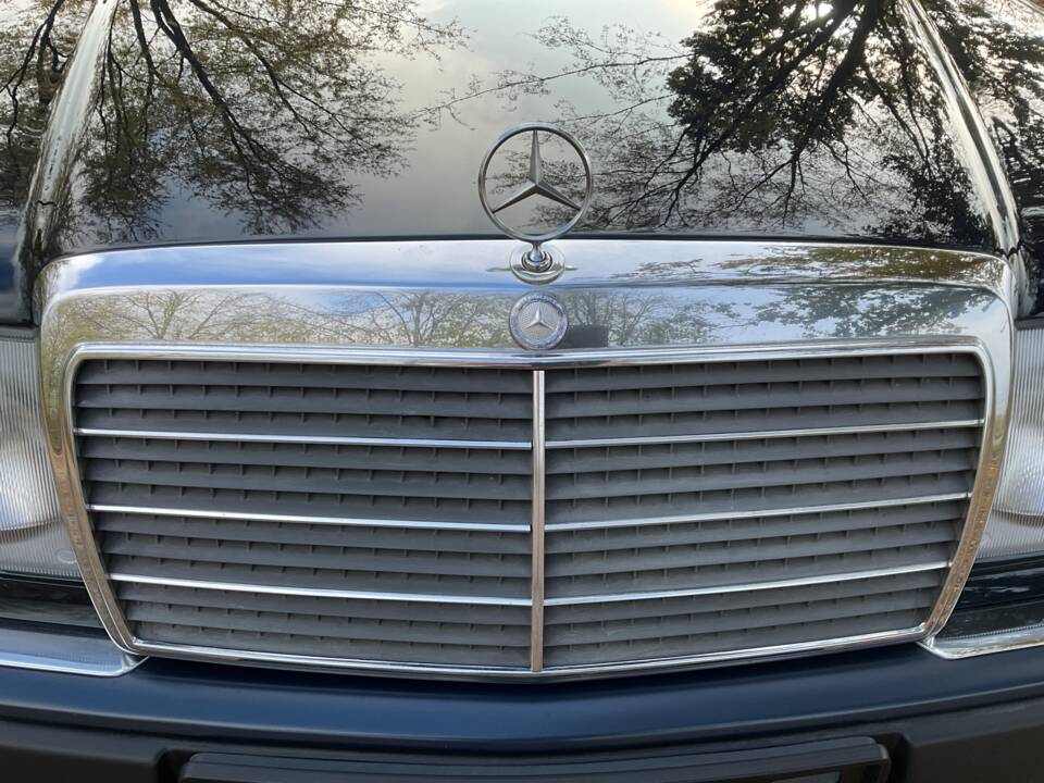 Image 51/149 of Mercedes-Benz 320 TE (1993)