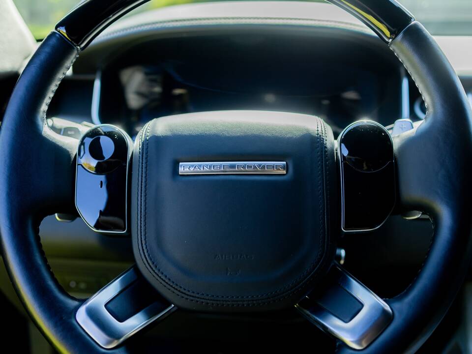 Image 30/49 of Land Rover Range Rover V8 Armoured (2022)