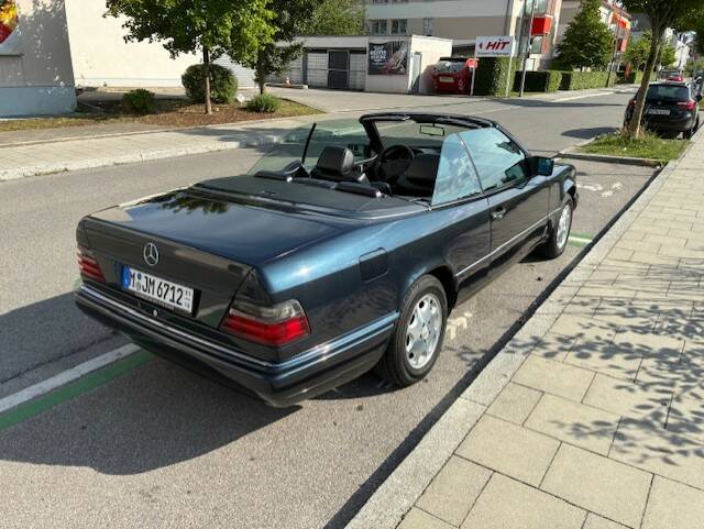 Bild 5/14 von Mercedes-Benz E 220 (1996)