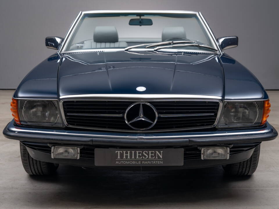 Image 19/24 of Mercedes-Benz 500 SL (1983)