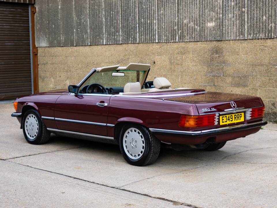 Immagine 3/21 di Mercedes-Benz 560 SL (1988)