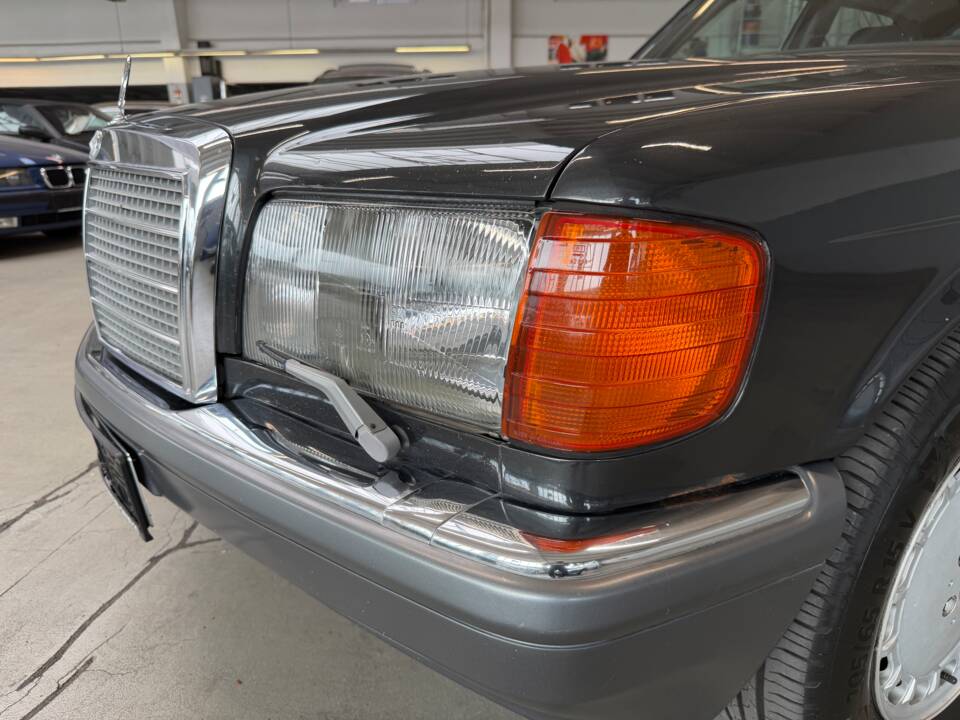 Bild 39/46 von Mercedes-Benz 300 SE (1990)