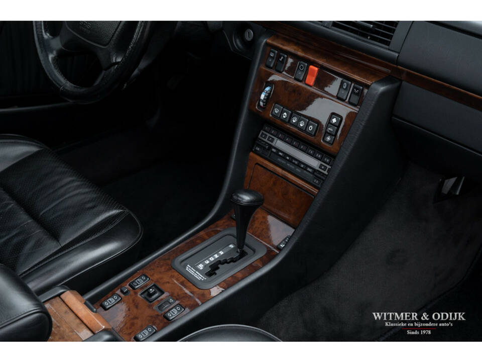 Bild 27/34 von Mercedes-Benz 500 E (1992)