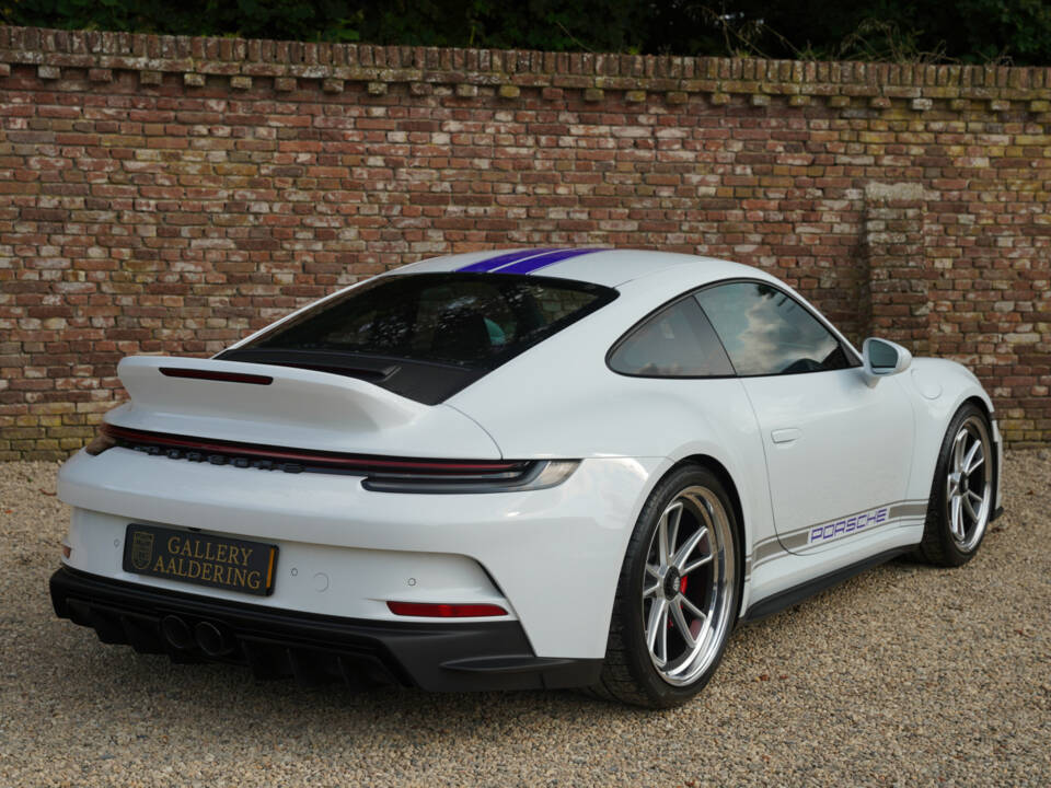 Image 2/50 of Porsche 911 GT3 Touring (2023)