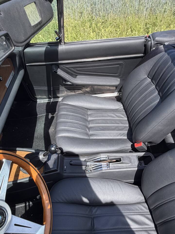 Image 17/51 of FIAT 124 Spider CS2 (1982)