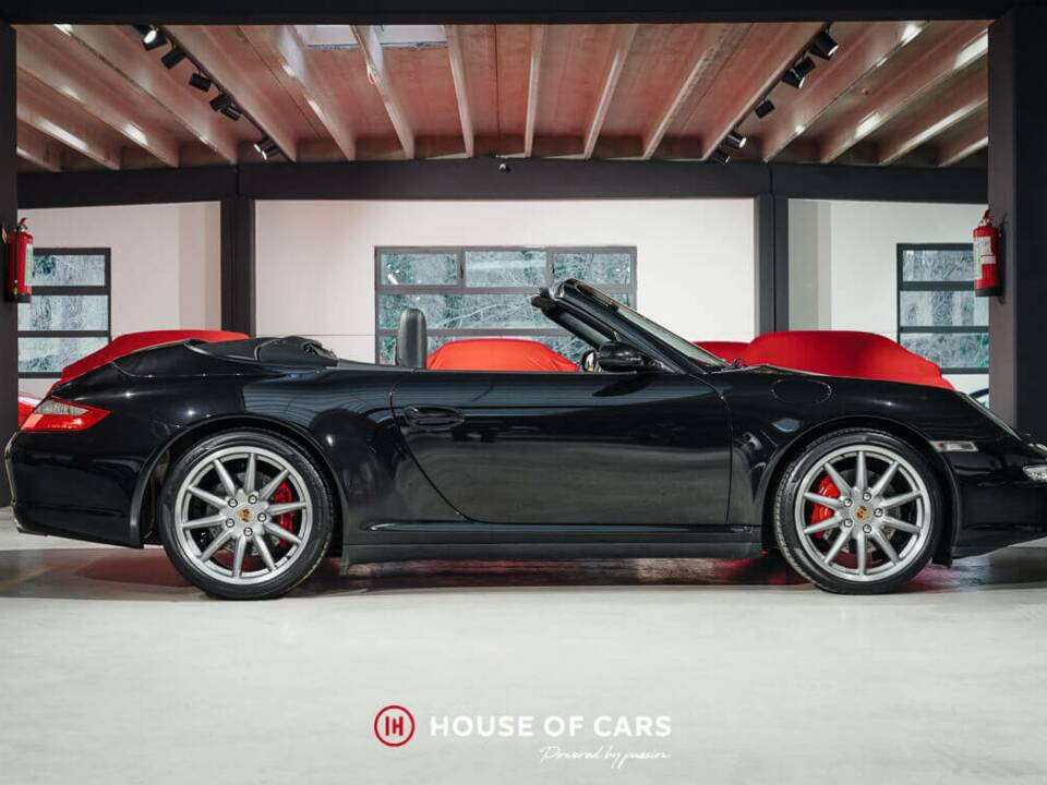 Image 5/25 de Porsche 911 Carrera 4S (2008)