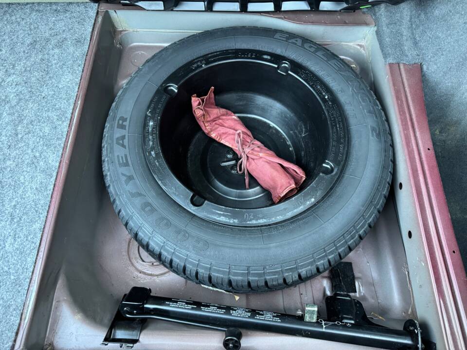 Immagine 40/75 di Mercedes-Benz 230 E (1992)