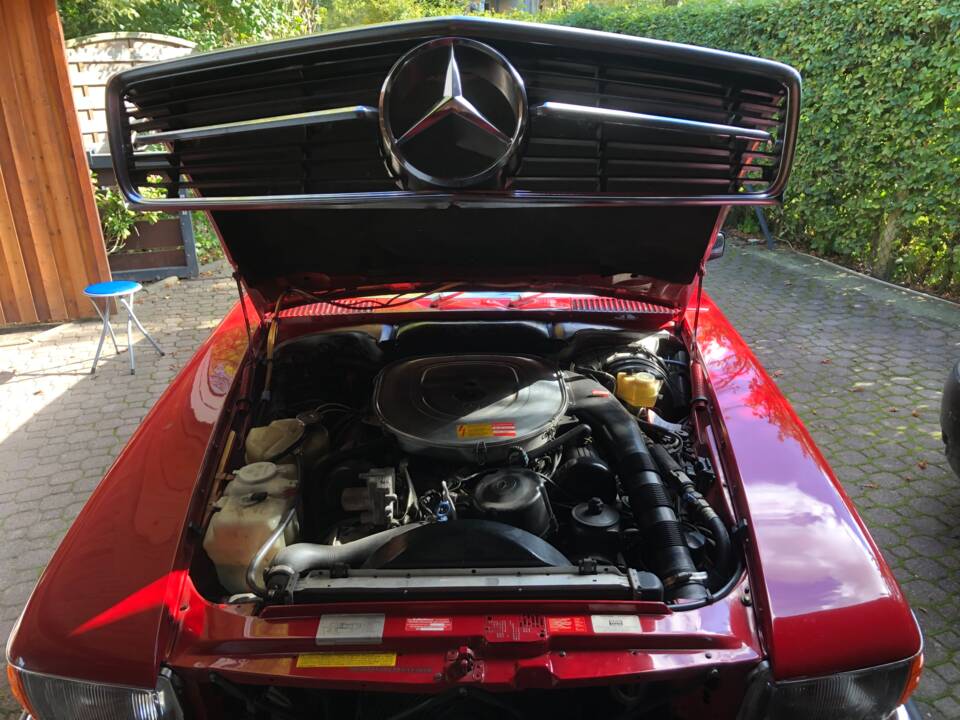 Immagine 37/57 di Mercedes-Benz 560 SL (1989)