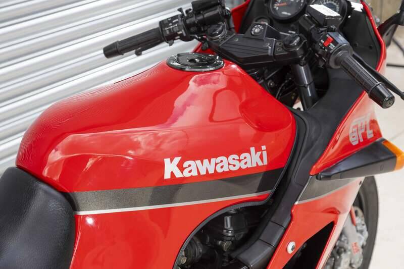 Bild 10/49 von Kawasaki GPz 1000RX (1987)