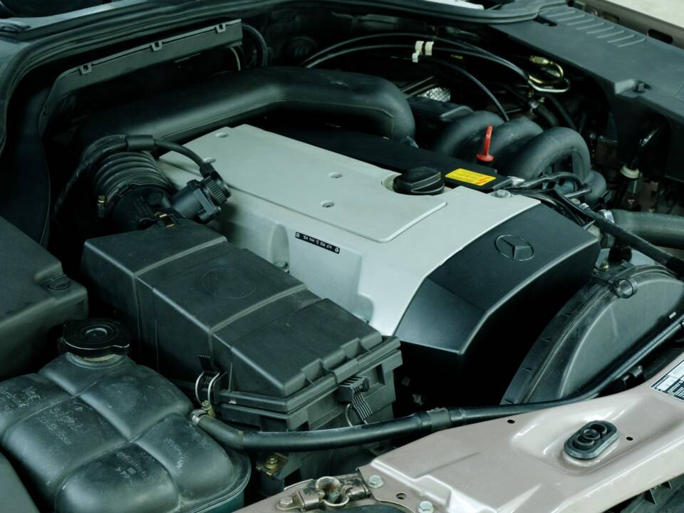 Bild 24/50 von Mercedes-Benz S 280 (1994)