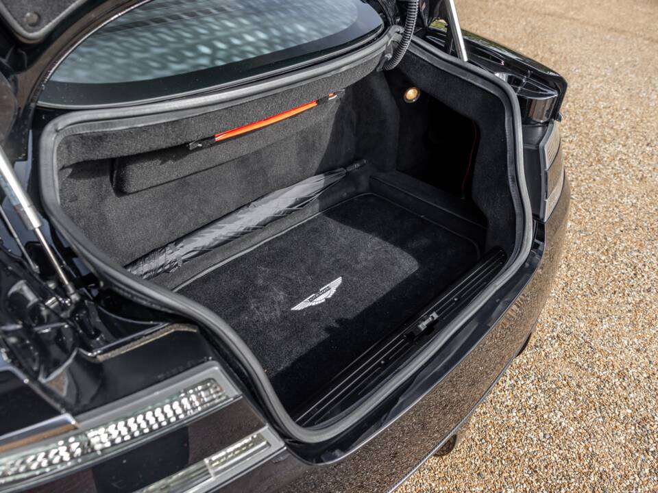 Image 7/77 of Aston Martin DBS (2009)