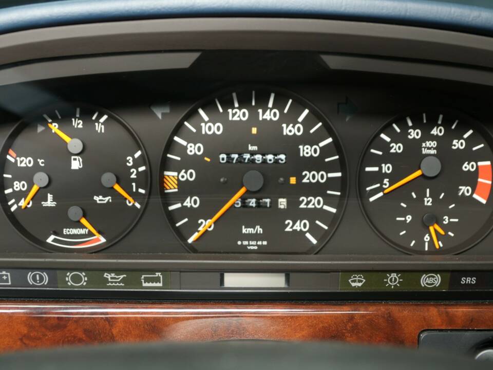 Image 21/63 of Mercedes-Benz 420 SEC (1990)