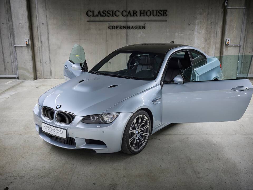 Image 15/100 of BMW M3 (2006)