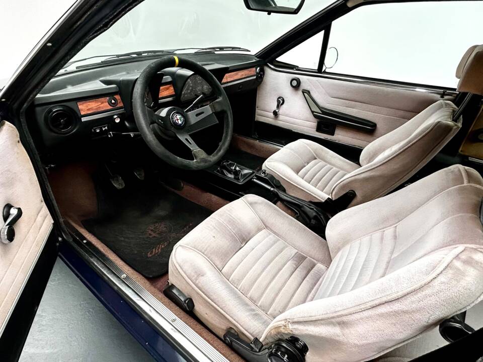Image 7/14 of Alfa Romeo Alfetta GTV 2.0 (1979)
