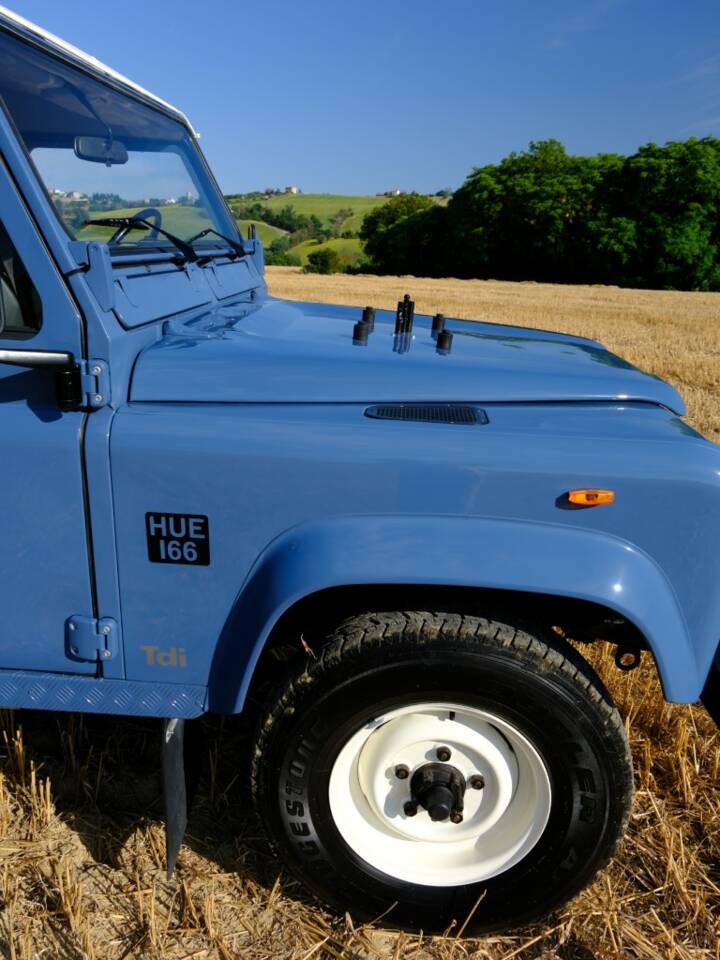 Bild 6/22 von Land Rover 90 (1988)