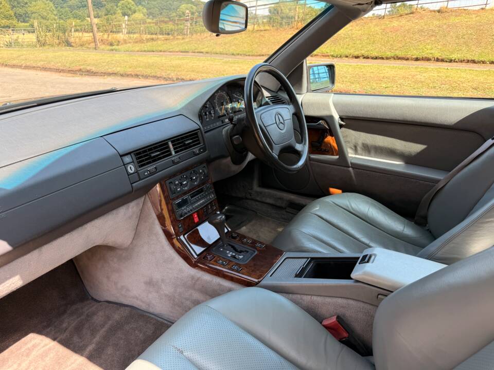 Immagine 10/29 di Mercedes-Benz 500 SL (1992)