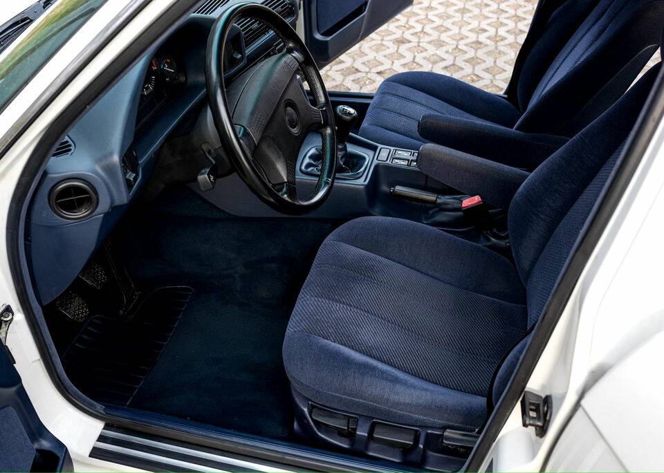 Image 2/8 de BMW 525ix (1993)