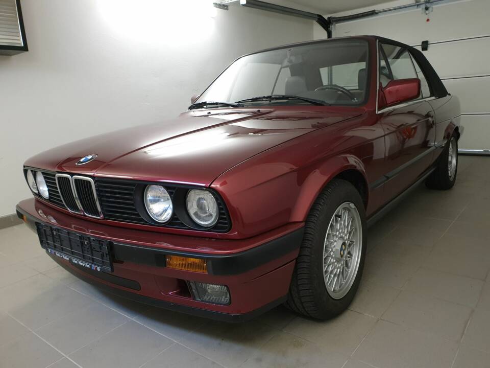 Bild 2/16 von BMW 320i (1991)