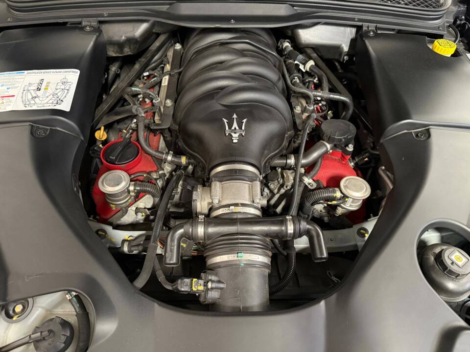 Bild 12/21 von Maserati GranCabrio Sport (2016)