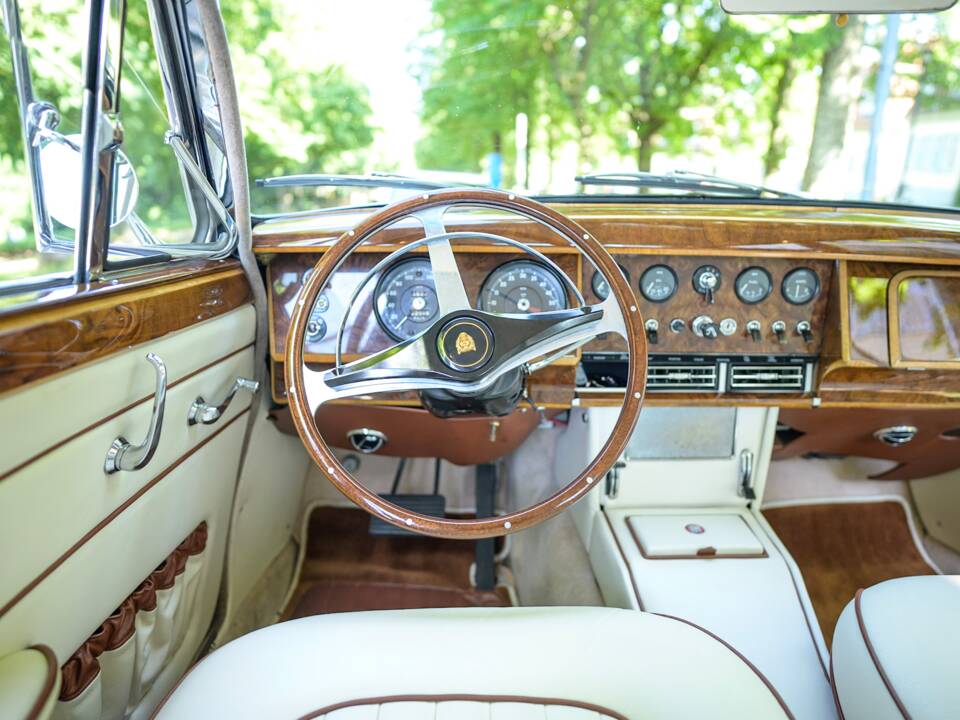Immagine 13/64 di Jaguar Mk II 3.8 (1961)