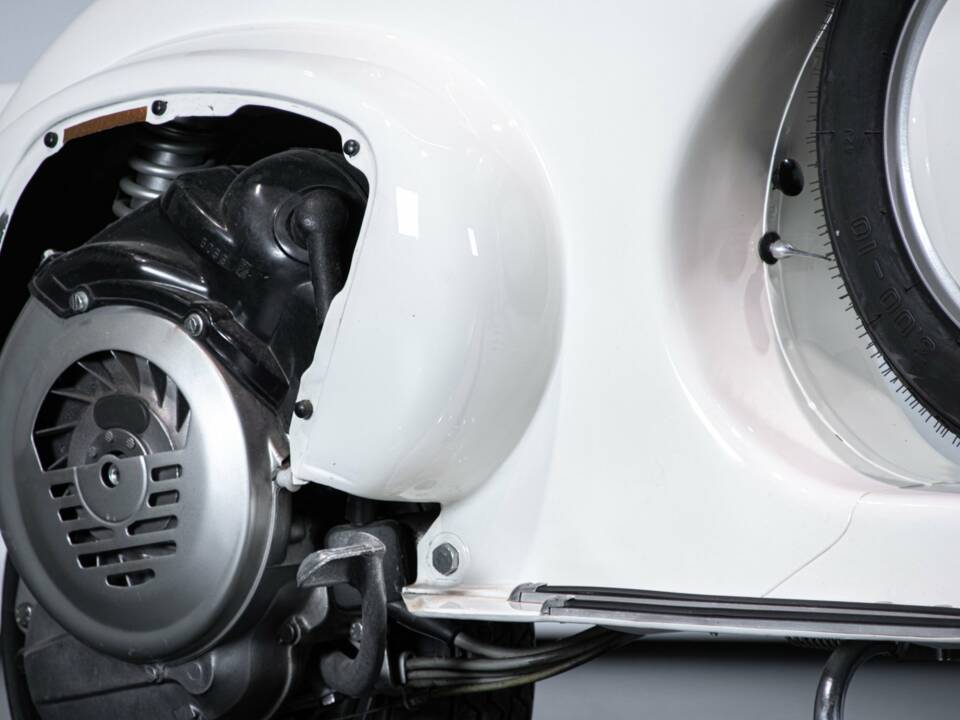 Image 22/41 de Piaggio Vespa 50 SS (1966)