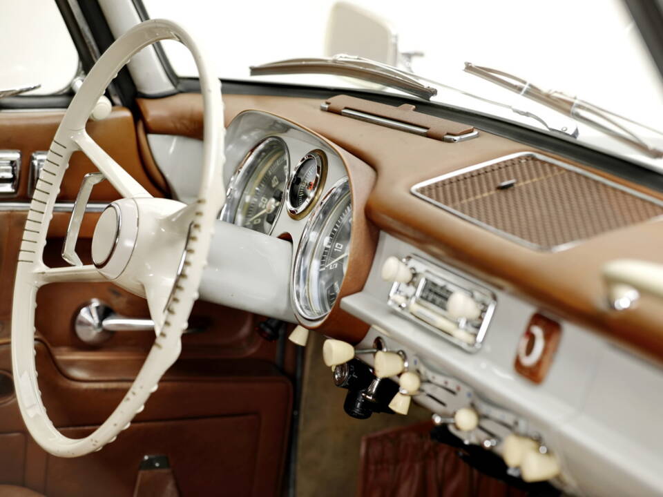 Image 20/28 of BMW 503 (1959)