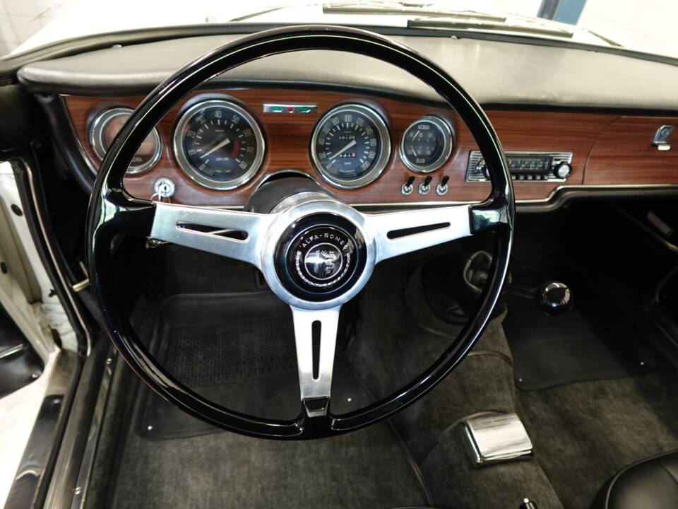 Bild 9/67 von Alfa Romeo Giulia 1300 GT Junior (1968)