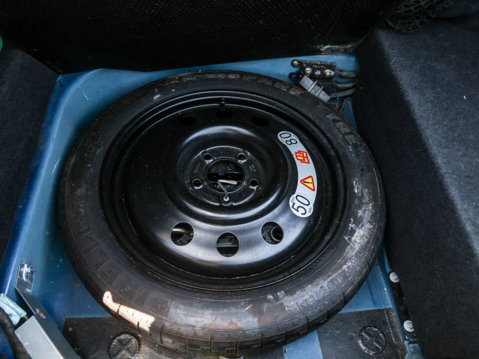 Image 31/36 of Jaguar XK8 4.0 (2001)