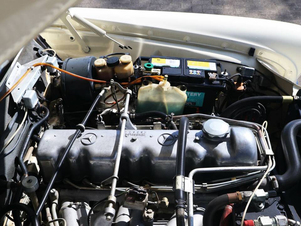 Imagen 43/43 de Mercedes-Benz 280 SE (1968)