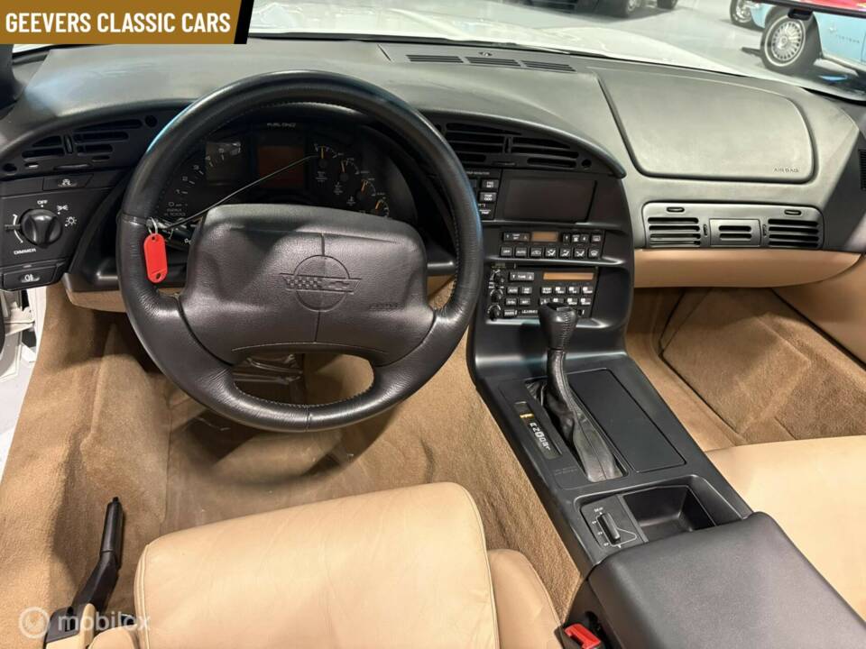 Image 23/30 of Chevrolet Corvette Convertible (1995)