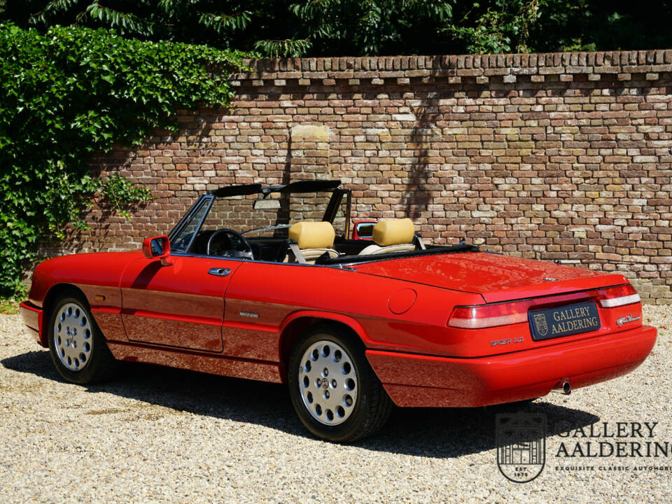 Imagen 50/50 de Alfa Romeo 2.0 Spider (1991)