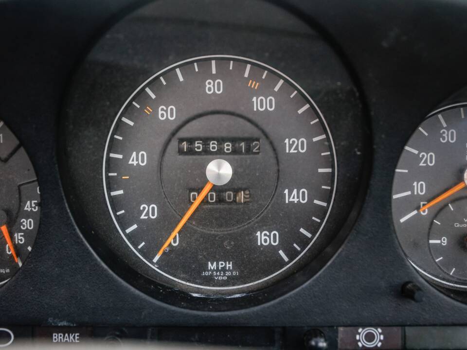 Image 24/40 of Mercedes-Benz 450 SL (1977)