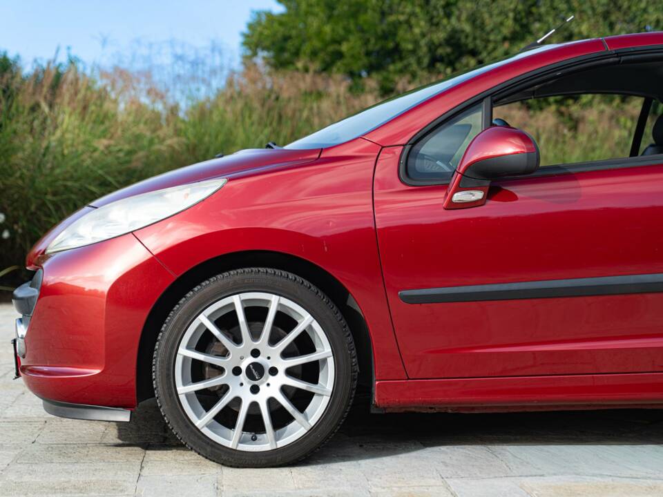Image 22/50 of Peugeot 207 CC 1.6 VTi (2008)